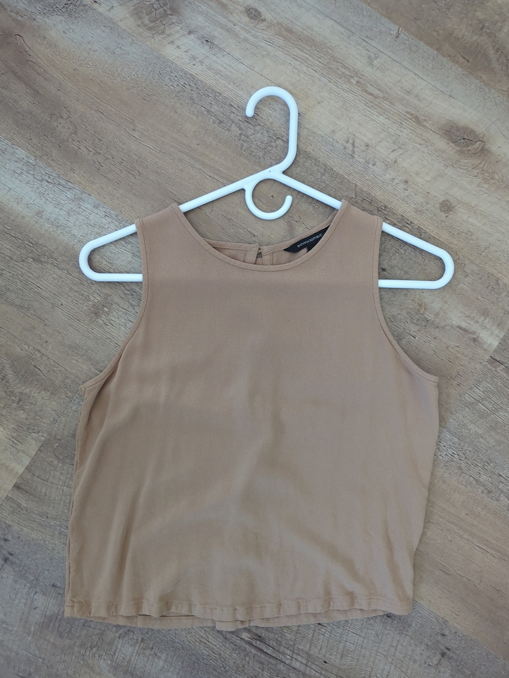 Banana Republic Sleeveless Crewneck Tank in Warm Tan